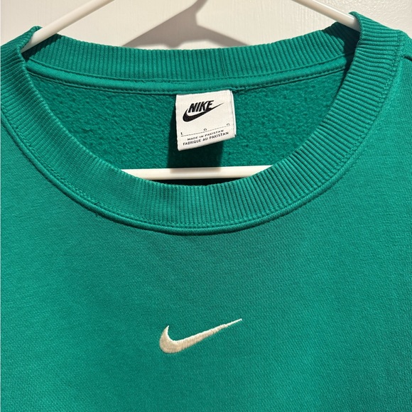 Nike Crewneck Sweater in Green - Picture 2 of 2